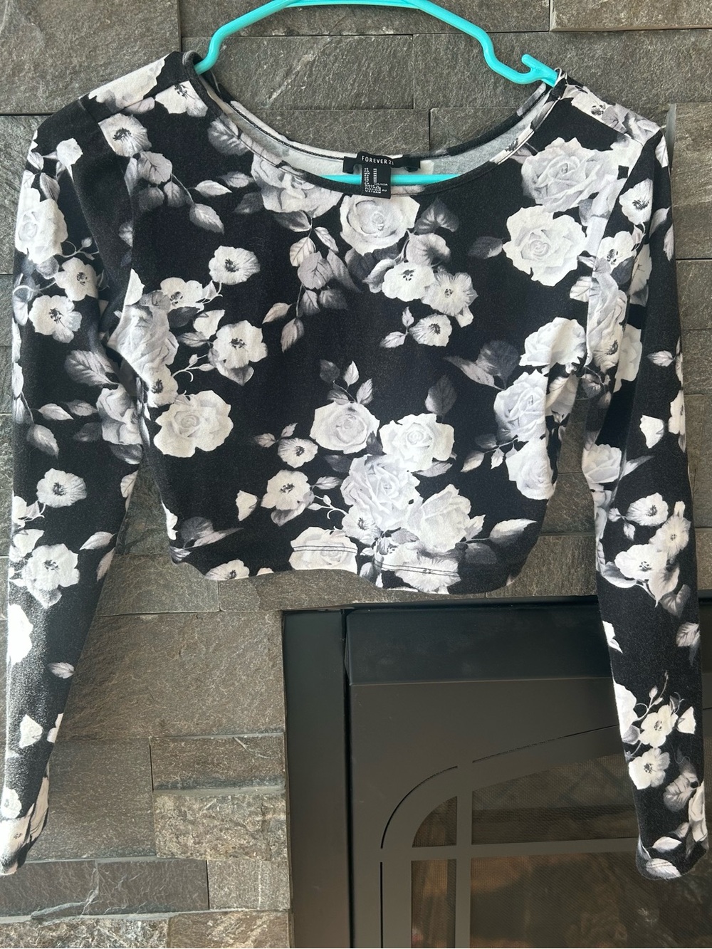 Forever 21 Black/White Floral Crop Top